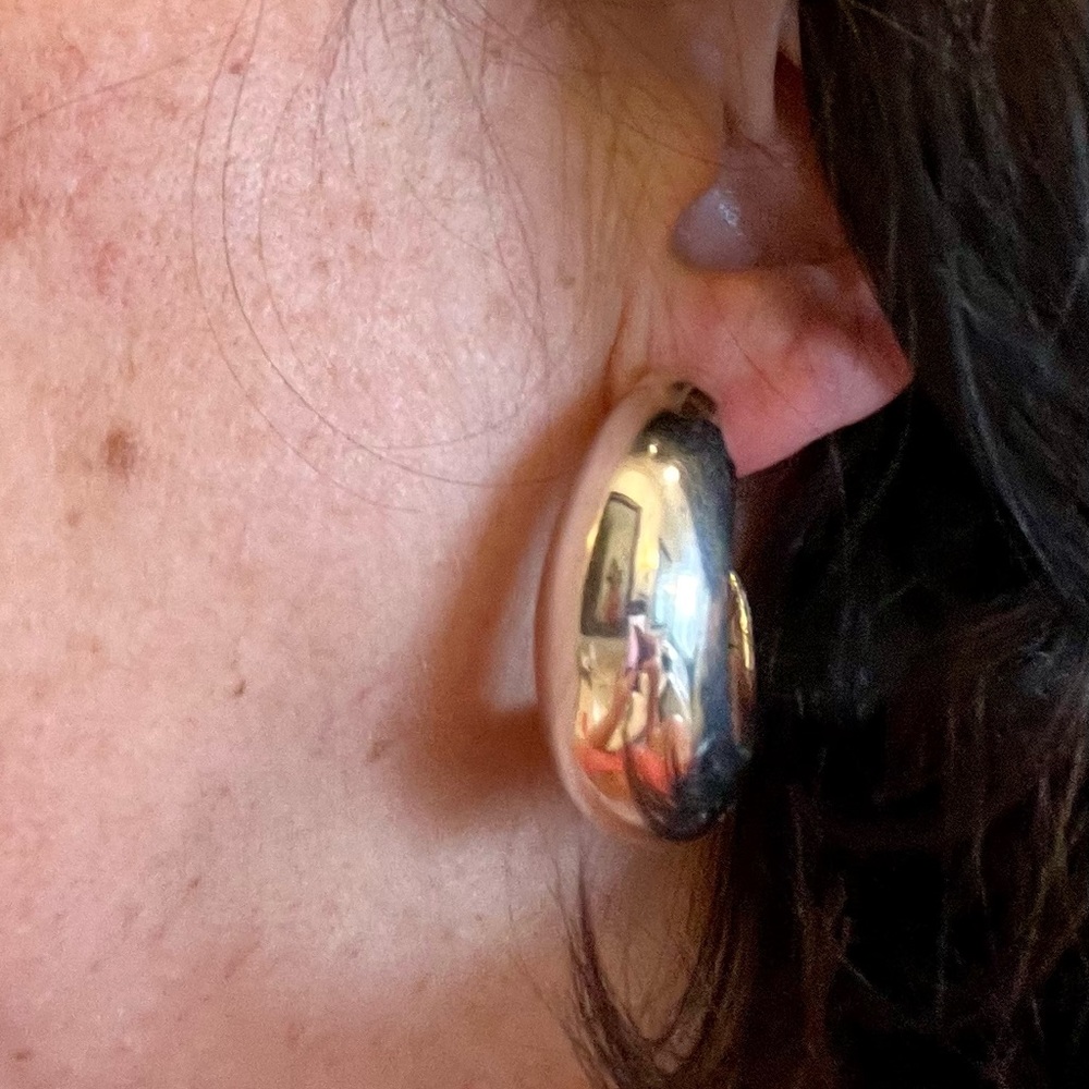 Tapered Silver Hoop Earrings - Picture 14 of 16